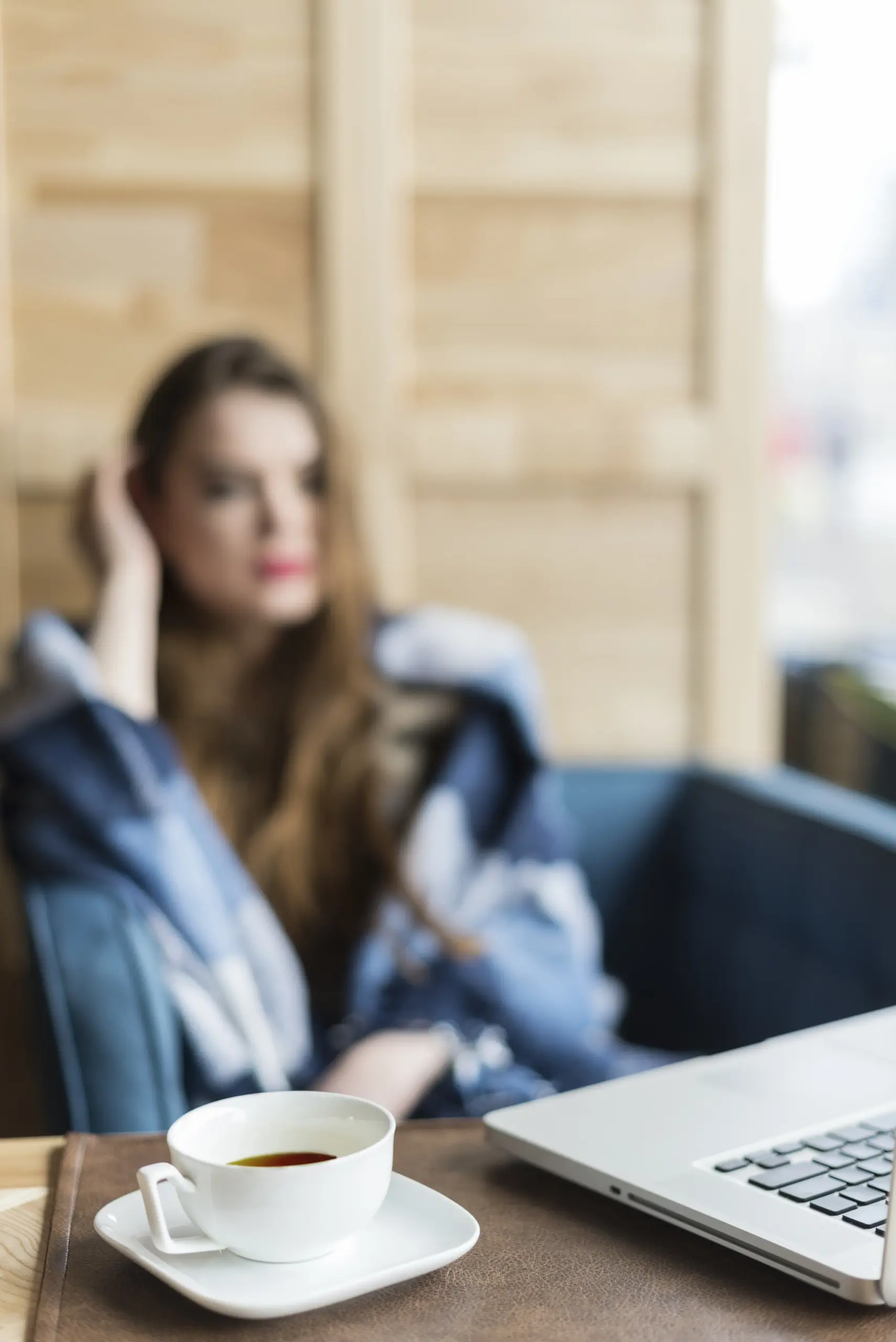 Une entrepreneuse qui a réussi et qui profite pleinement de la vie